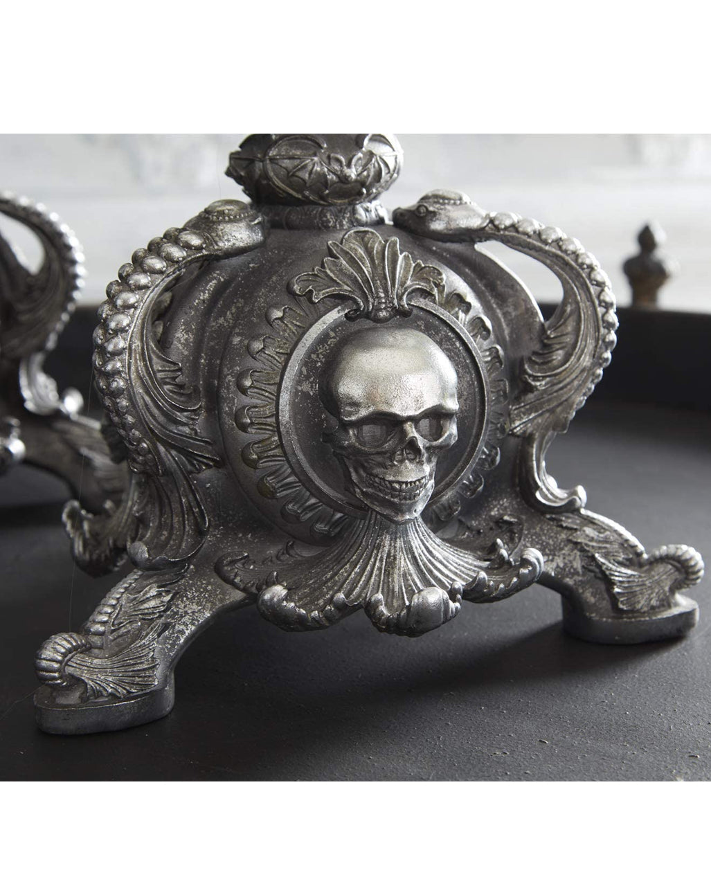 Halloween Altar Kerzenhalter mit Totenkopf & Fledermaus 52cm