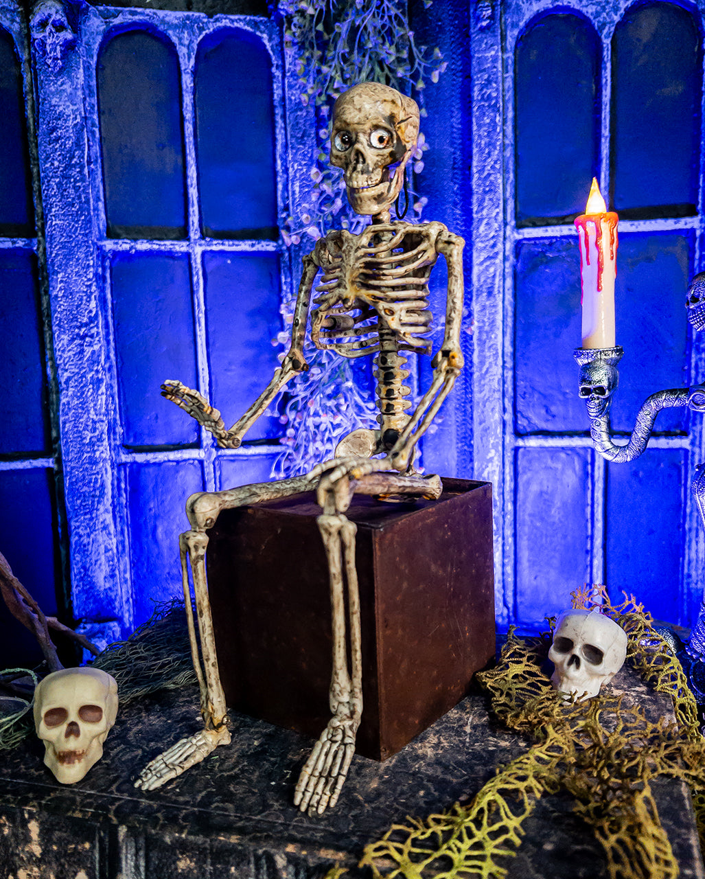 Antique Beige Positionable Skeleton With Eyes 37cm