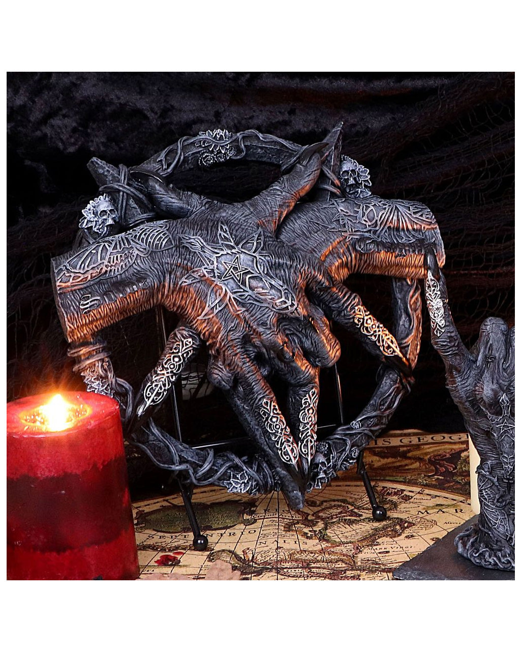 Baphomet Hände mit Pentagramm Ornament