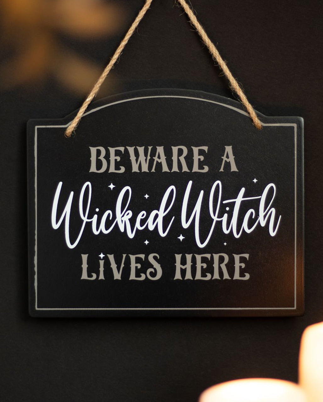 "Beware a Wicked Witch Lives Here" Hängeschild 20cm