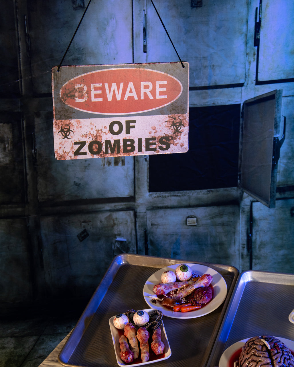 "Beware of Zombies" Warnschild 29cm