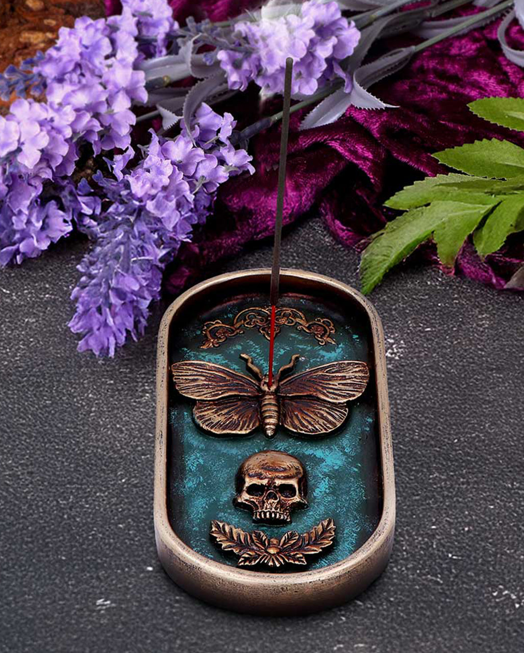 Totenkopf mit Mottenflügel Räucherstäbchen Halter 17cm