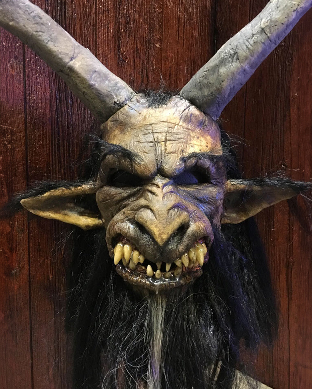 Verstörende Krampus Maske mit Hörnern