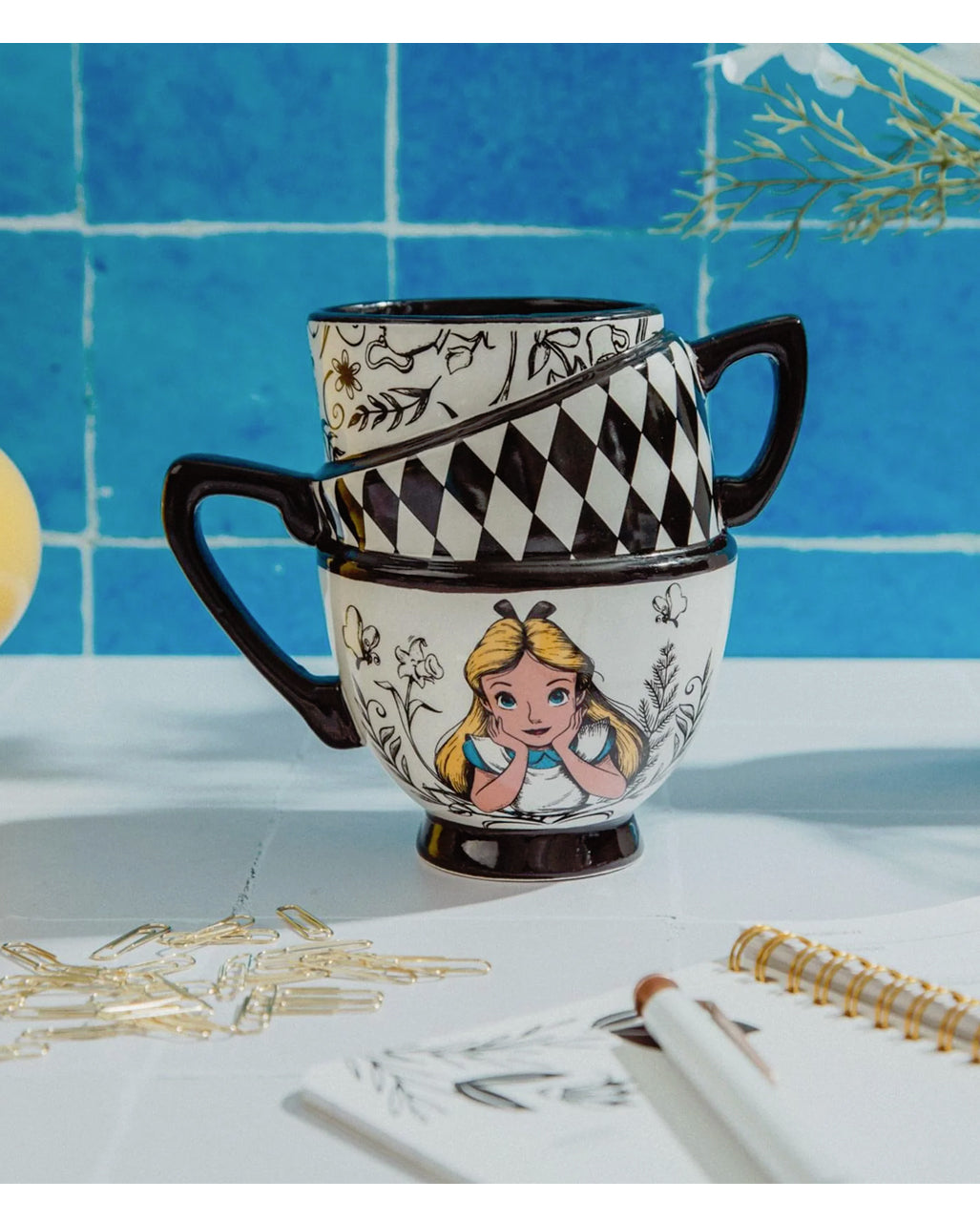 Disney Alice im Wunderland gestapelte Teetasse