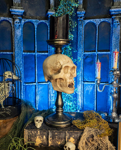Eleganter Totenkopf Kerzenständer 34cm
