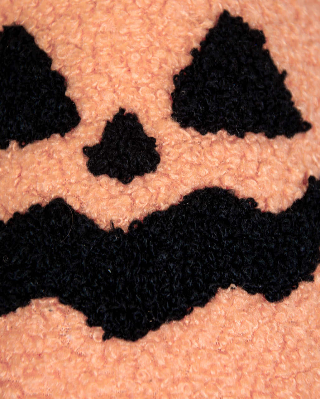 Kuschelweiche Hausschuhe mit Halloween Kürbisgesicht
