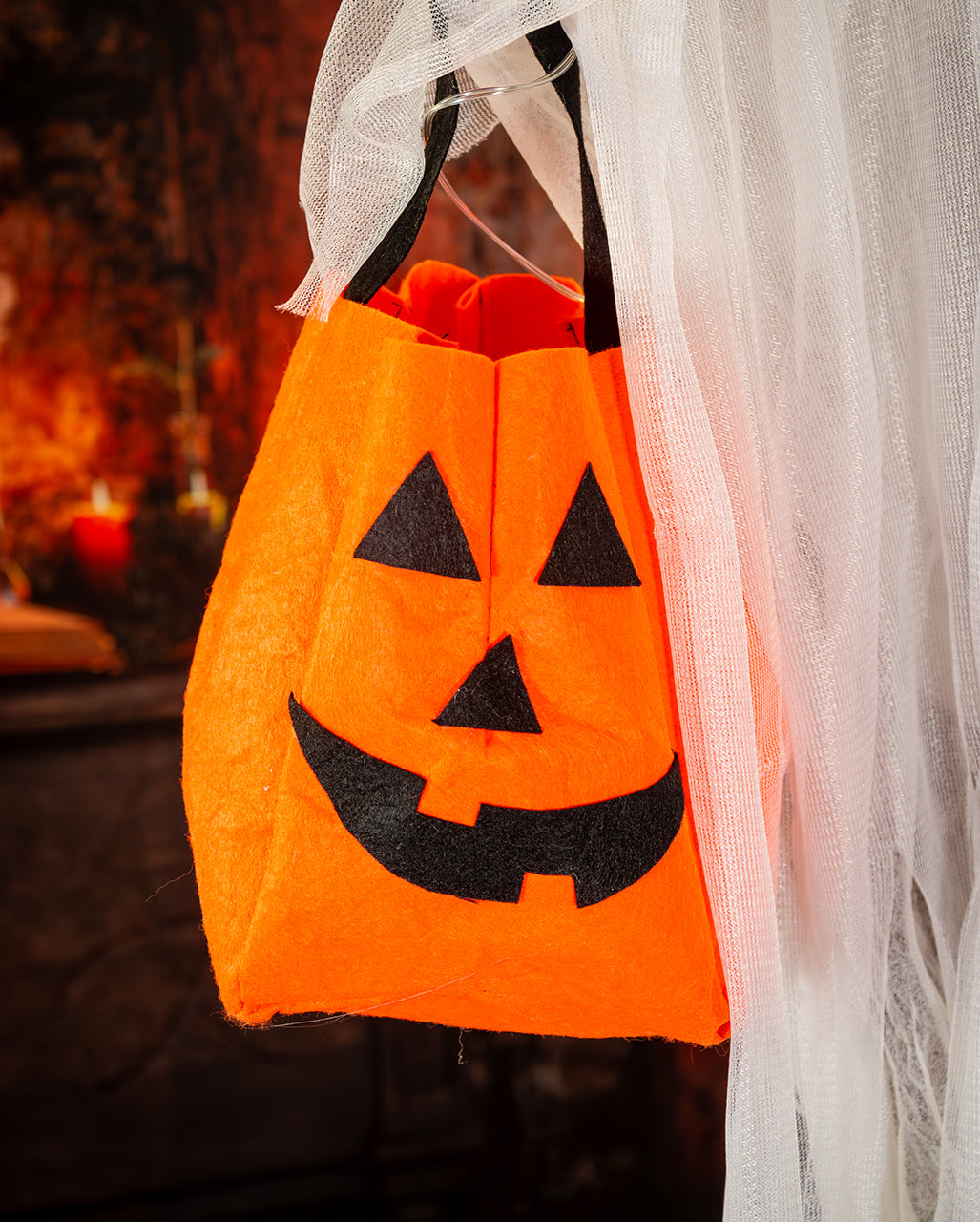 Friendly Ghost Hanging Figure With LED & Pumpkin Bag 177cm