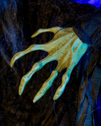 Espeluznante Bruja Del Bosque Con Movimiento, Sonido Y Ojos Luminosos 153cm