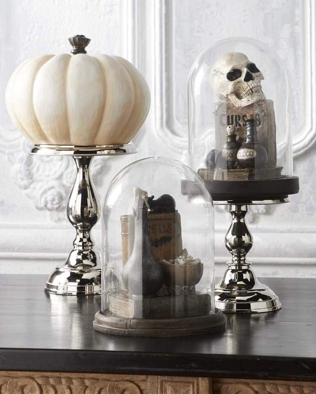 Halloween Glasglocke mit LED Totenkopf & Zauberbüchern 31cm