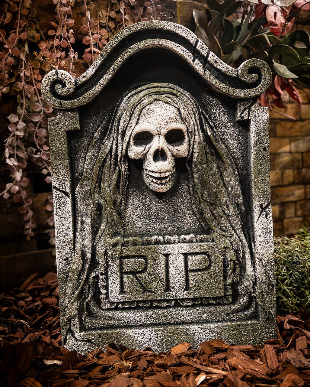 Gothic Grabstein mit Totenkopf Relief 56cm