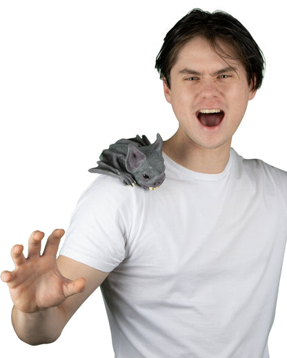 Graue Fledermaus als Schulter Buddy & Kostümzubehör