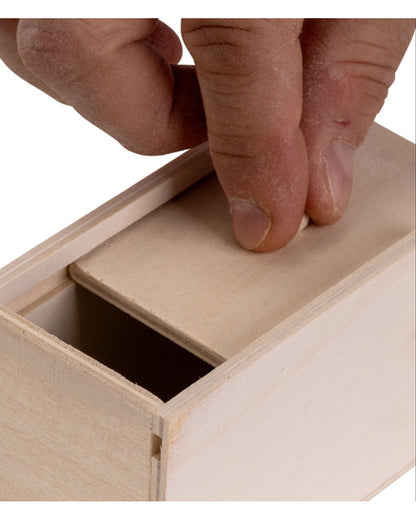 Gruselige Überraschungsbox mit Spinne
