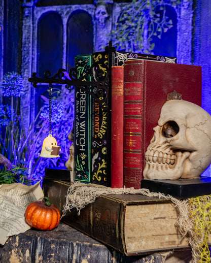 Halloween Bookshelf Lamp with Ghost & LED Lighting, 22.5 cm
