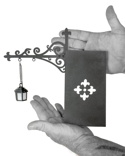 Halloween Bookshelf Lamp with Lantern & LED Lighting, 22.5 cm
