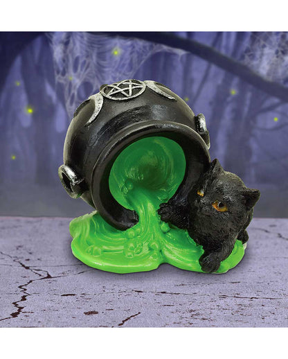 Schwarze Katze mit umgefallenem Hexenkessel 8,7cm
