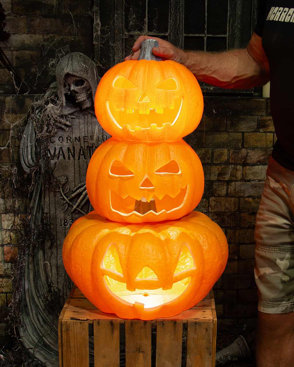 Riesiger Halloween Kürbis Turm mit Licht 70cm