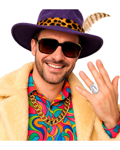 Ring mit weißem Schmuckstein