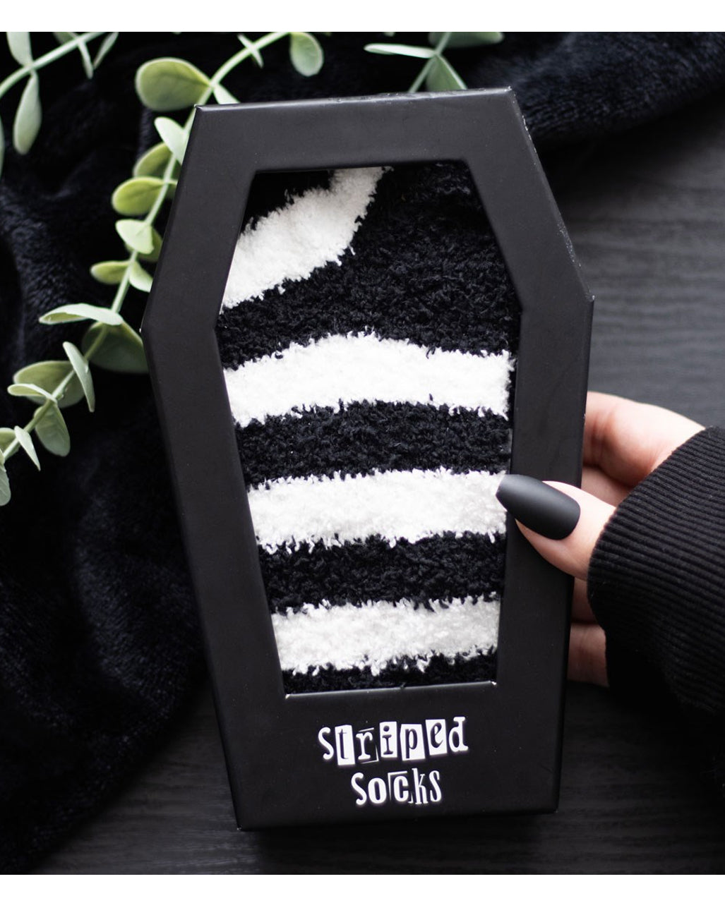 Schwarz-Weiß Gestreifte Socken in Sarg Box