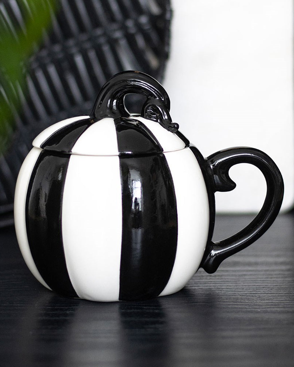 Tazza A Forma Di Zucca A Righe Bianche E Nere Con Coperchio