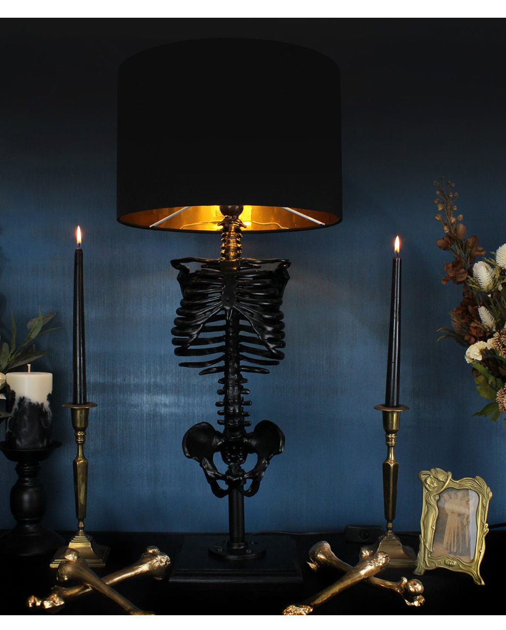 Lampada A Forma Di Scheletro Nero Con Paralume