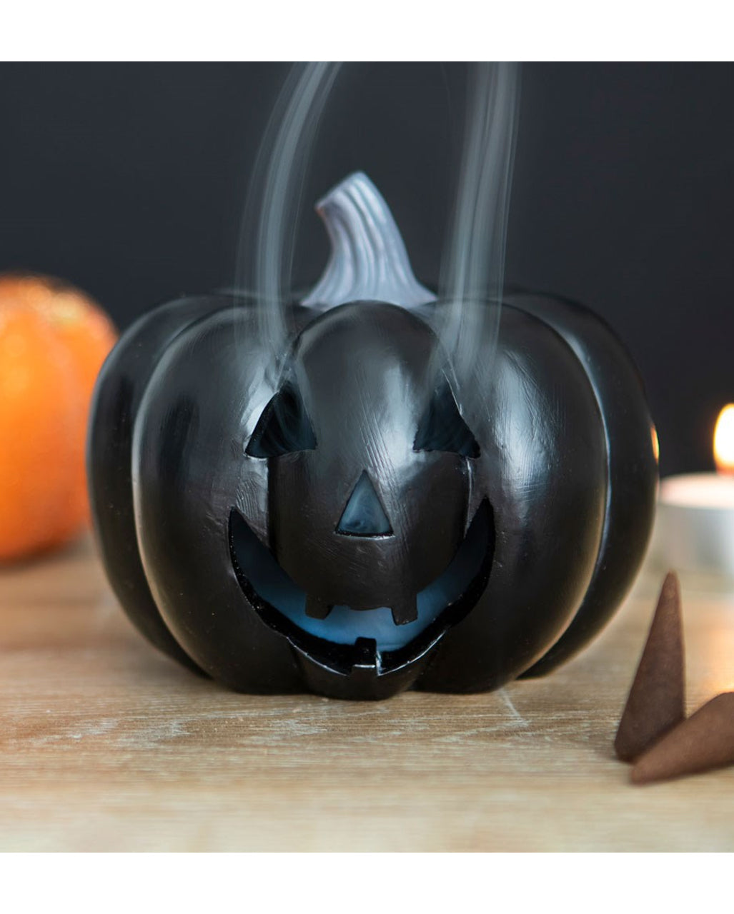 Schwarzer Halloween Kürbis Räucherkegelhalter 11cm