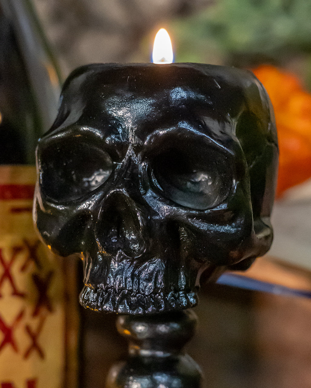 Schwarzer Totenkopf Teelichthalter auf Sockel 14,5cm