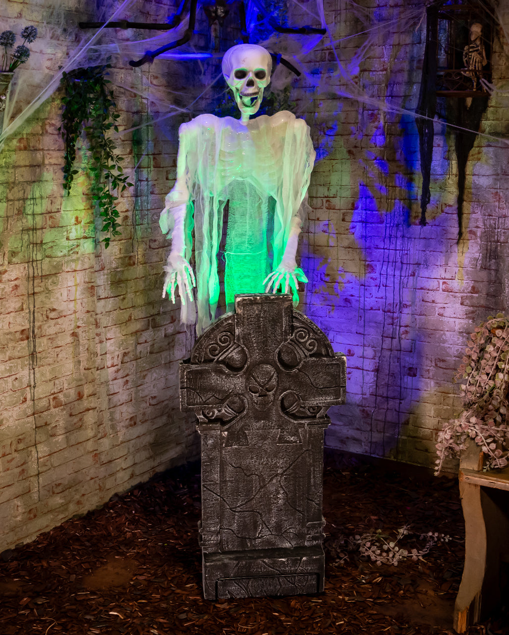 Scheletro Fantasma Galleggiante E Lapide Con Luce E Suono 175 Cm