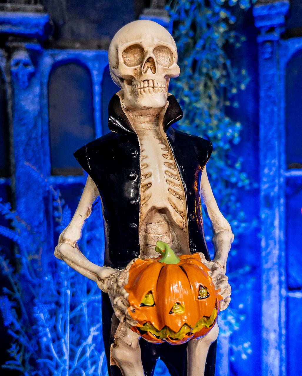 Skeletfiguur Met Staarmantel & Pompoen 36cm