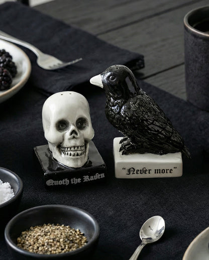Totenkopf & Rabe als Salz & Pfefferstreuer