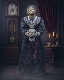 Zombie Oma mit geköpftem Zombie Opa Halloween Animatronic 152cm